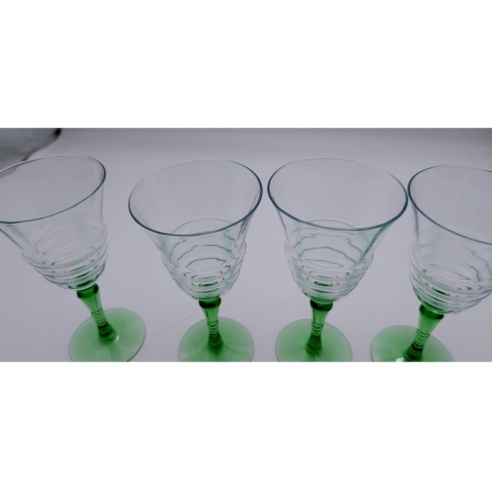 Vintage Green Beehive Stem Wine Glasses Clear Ribbed Bowl Set of 4